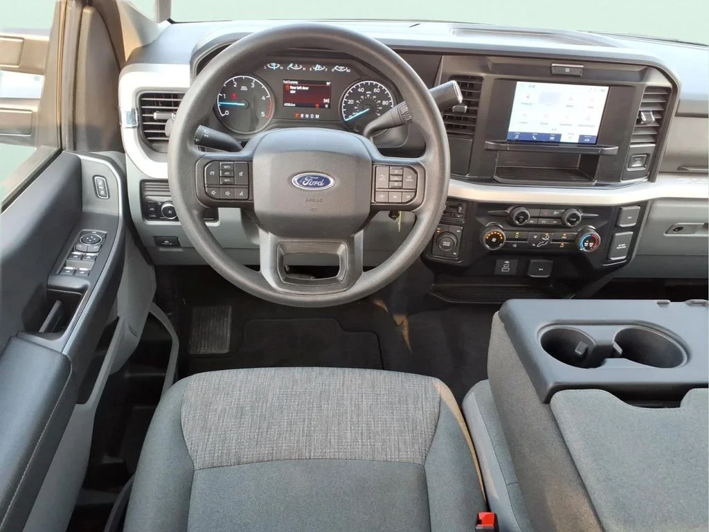 Used 2025 Gray Ford XLT image 17
