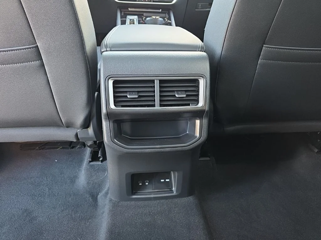 2026 Volkswagen Atlas Cross Sport SE w/Tech - Photo 30