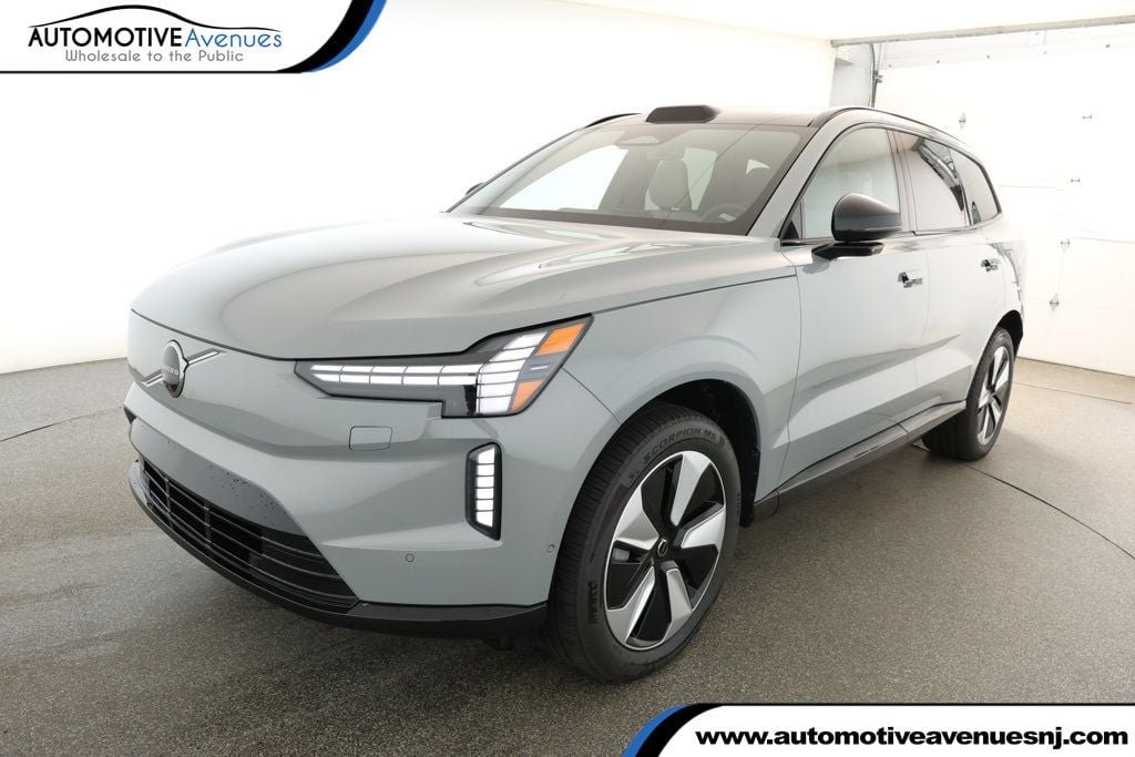 2025 Volvo EX90 Plus