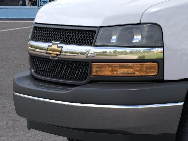 New 2026 Summit White Chevrolet 2WT image 13
