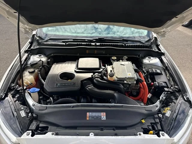 Used 2013 White Platinum Clearcoat Metallic Ford SE Hybrid image 29