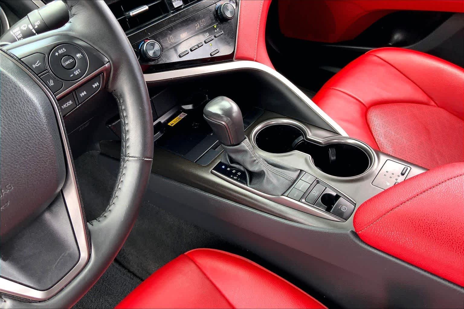 Used 2024 Wind Chill Pearl Toyota XSE image 16