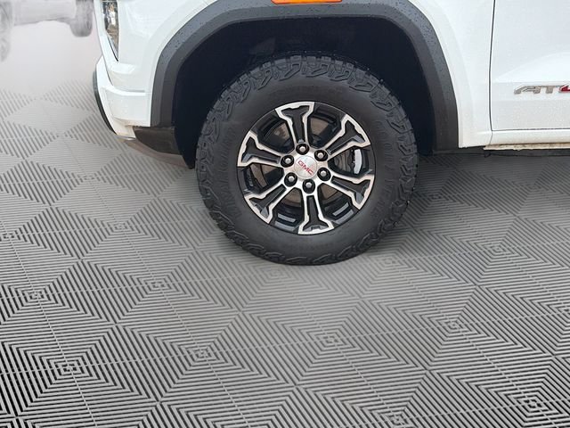 Used 2024 White GMC AT4 image 35