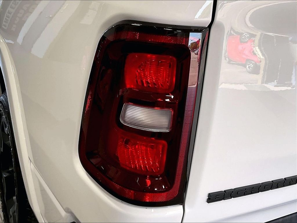 Used 2025 White Ram Big Horn/Lone Star image 34