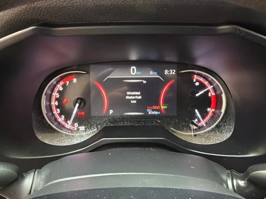 Used 2023 White Toyota XLE image 23