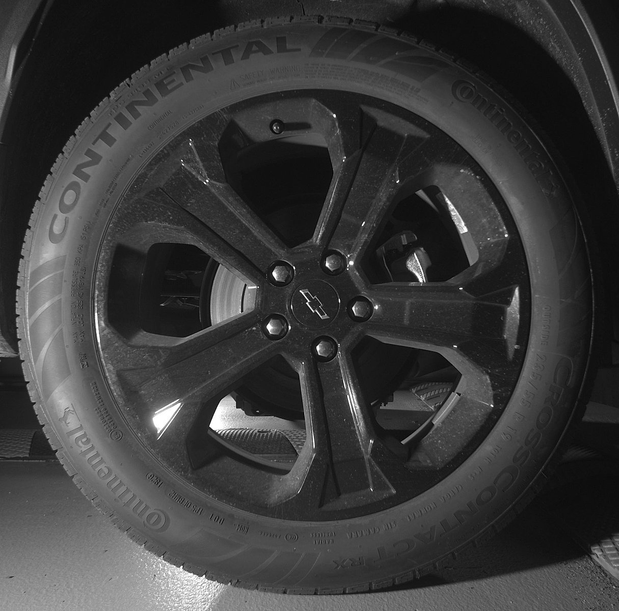 New 2027 Summit White Chevrolet LT image 43