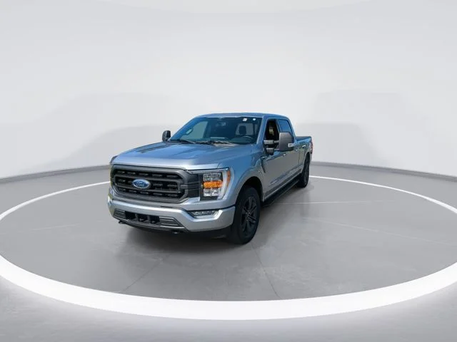 Used 2023 Silver Ford XLT image 3