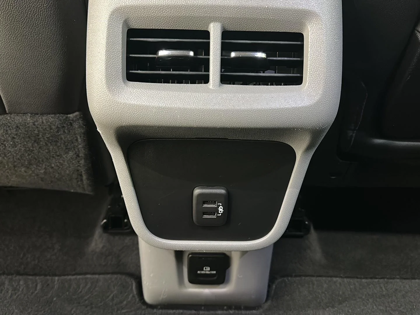Used 2019 EBONY TWILIGHT METALLIC GMC SLT image 21