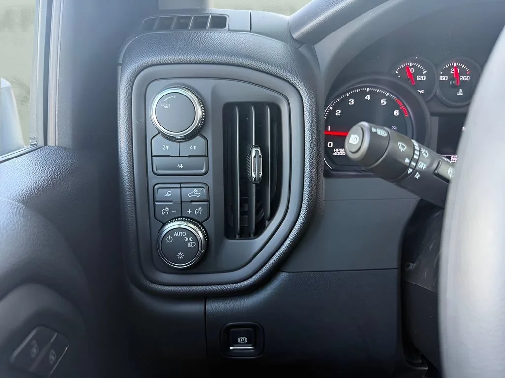 New 2026 Summit White GMC Pro image 17