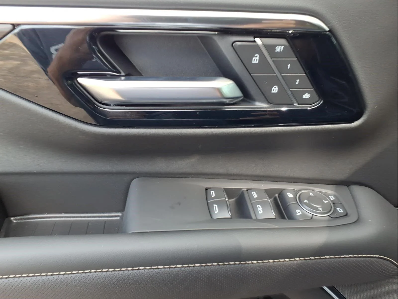 New 2027 Sterling Gray Metallic Chevrolet Premier image 19