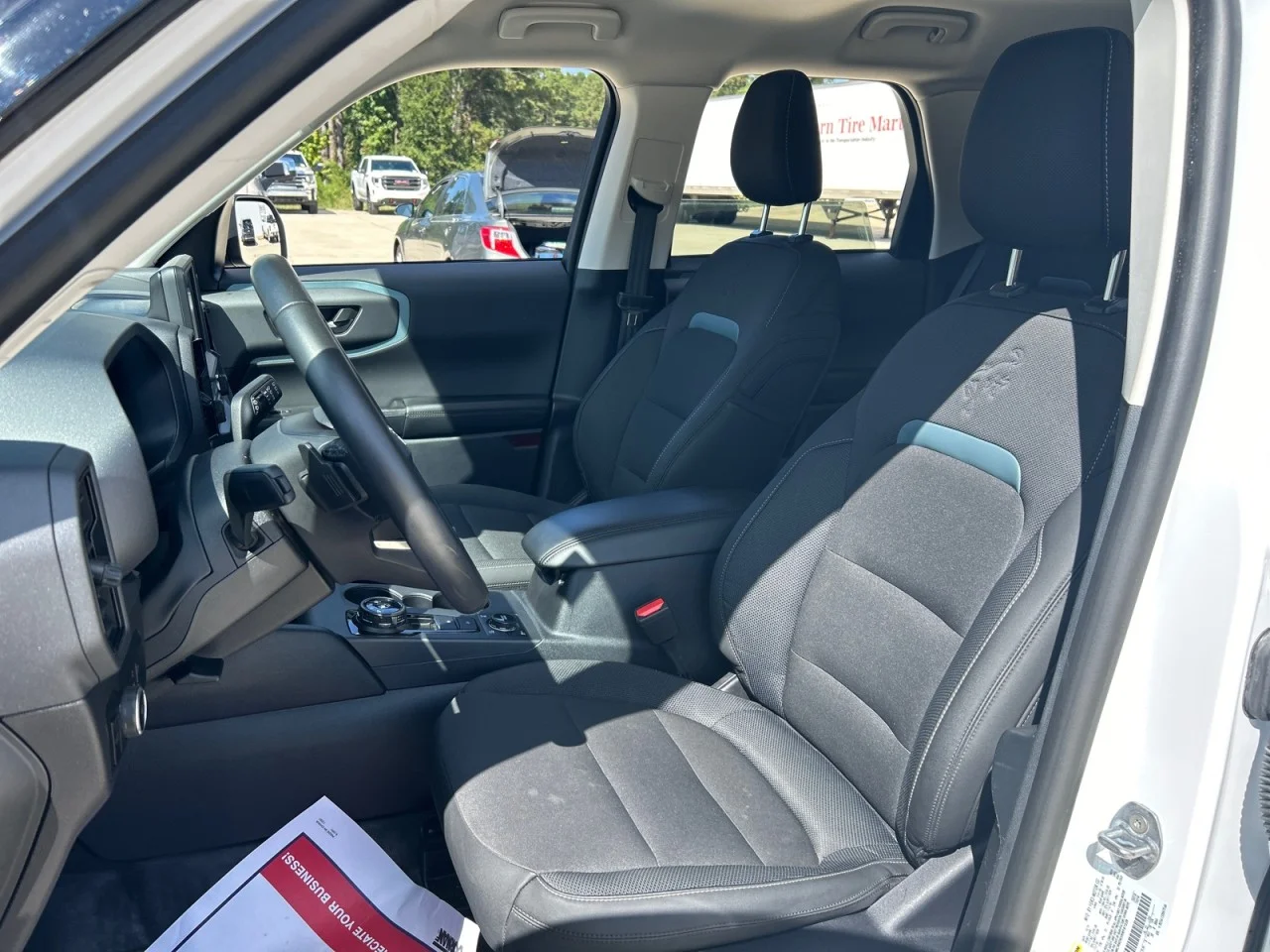 Used 2024 White Ford Badlands image 18
