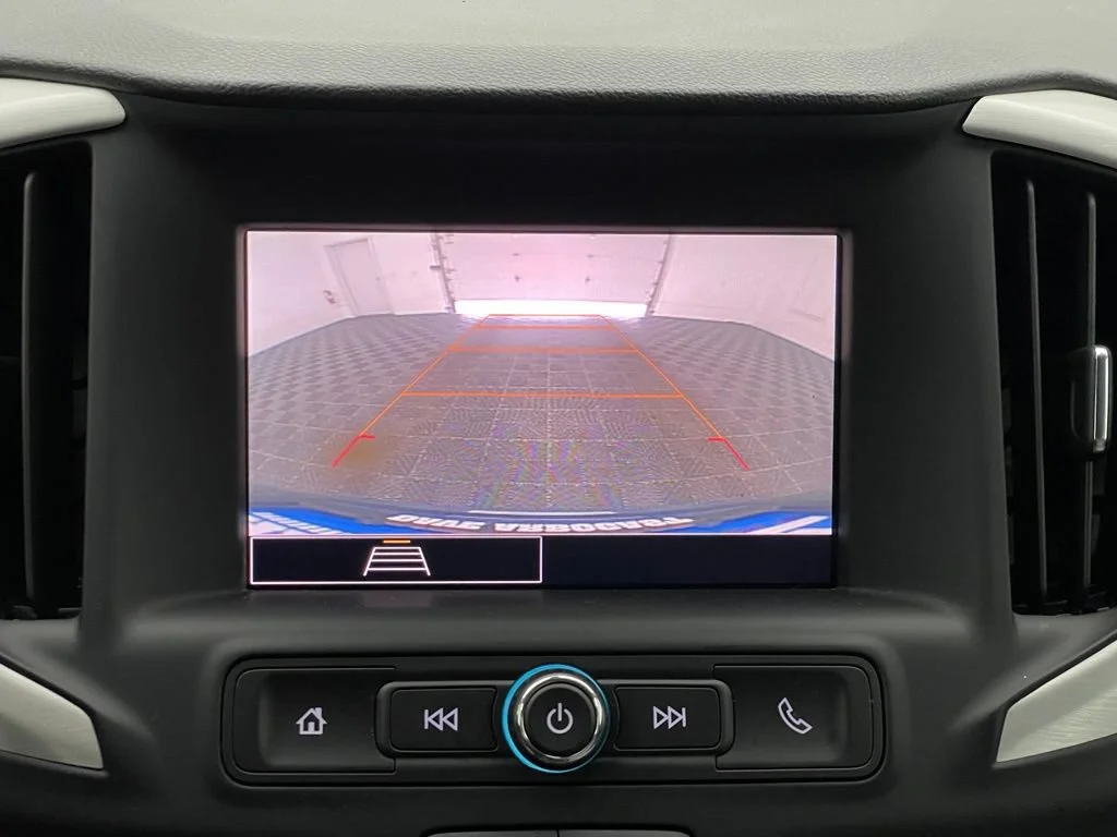 Used 2024 Downpour Metallic GMC SLE image 4