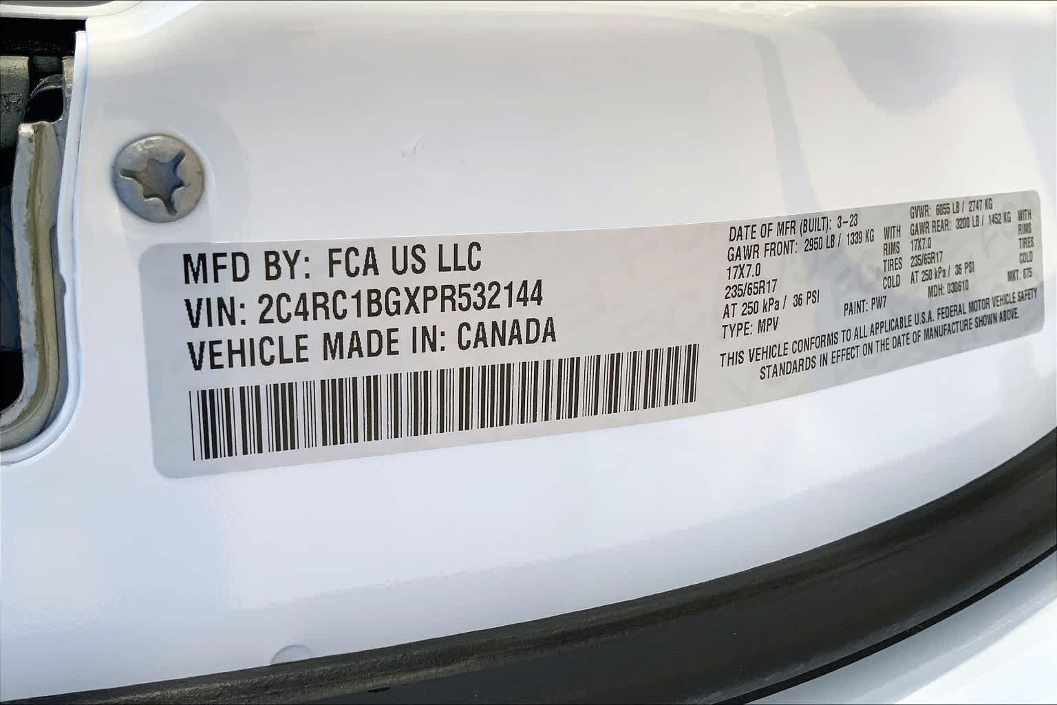 Used 2023 Bright White Clearcoat Chrysler Touring L image 35