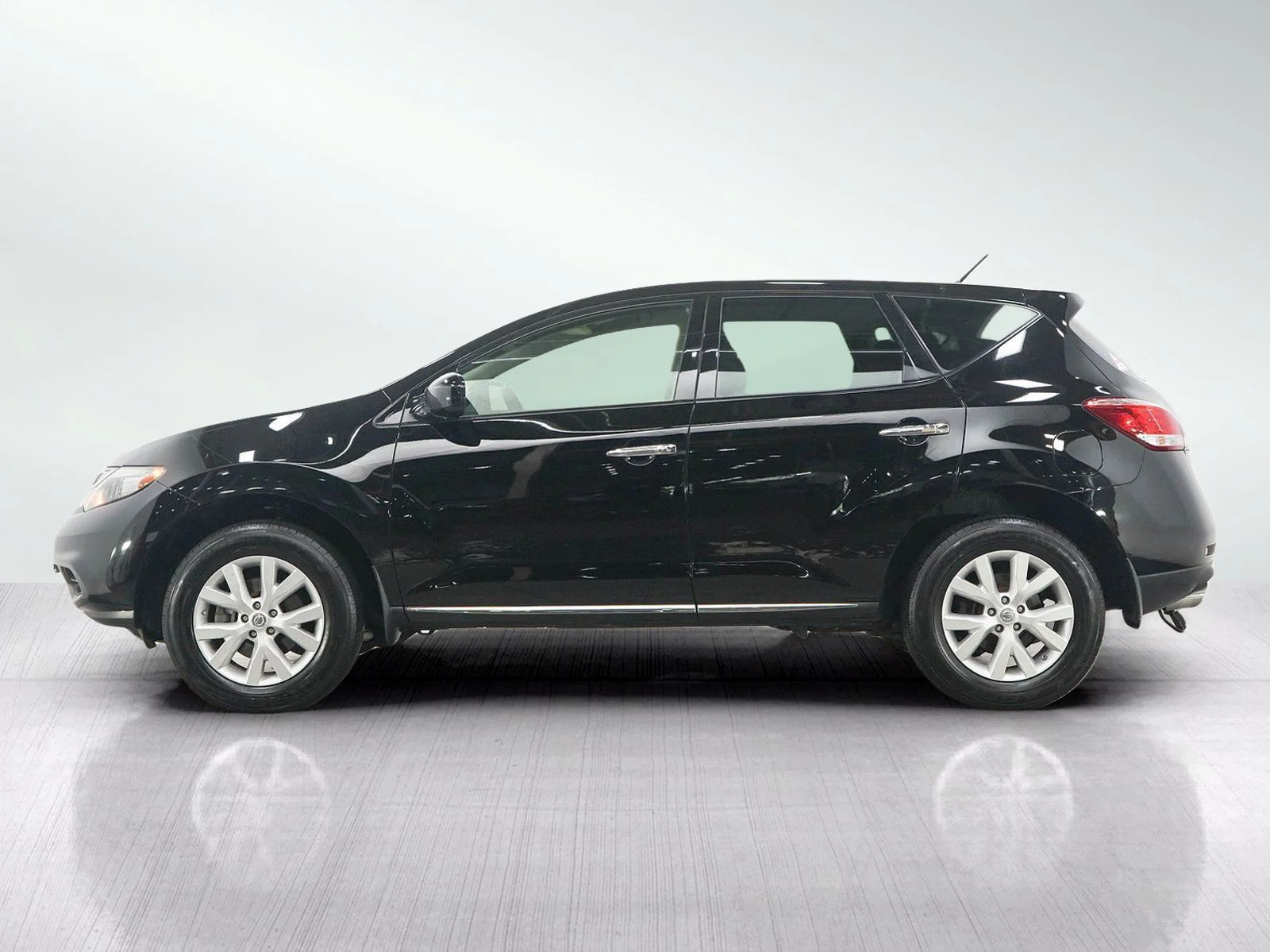 Used 2014 Nissan Murano S with VIN JN8AZ1MW1EW527097 for sale in Burnsville, Minnesota