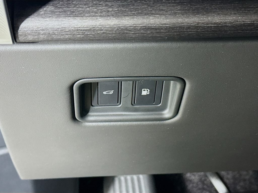 Certified Used 2025 Gray Land Rover Autobiography image 11