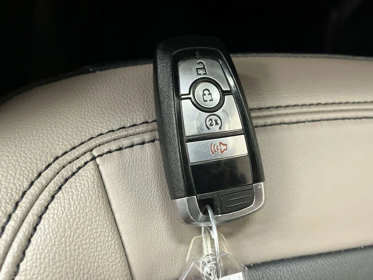 Used 2023 Black Ford Wildtrak image 25