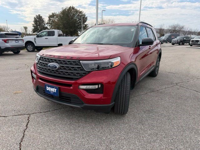 Certified Used 2022 Red Metallic Ford XLT image 4
