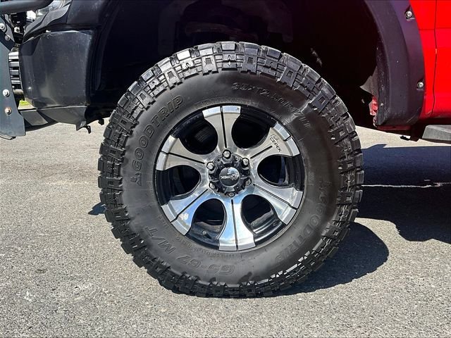 Used 2018 Red Ford XL image 9