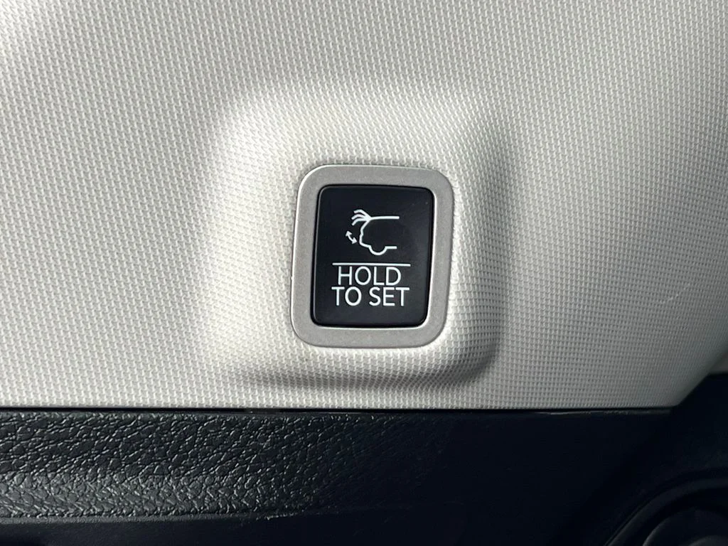 Used 2023 White Jeep Limited image 42