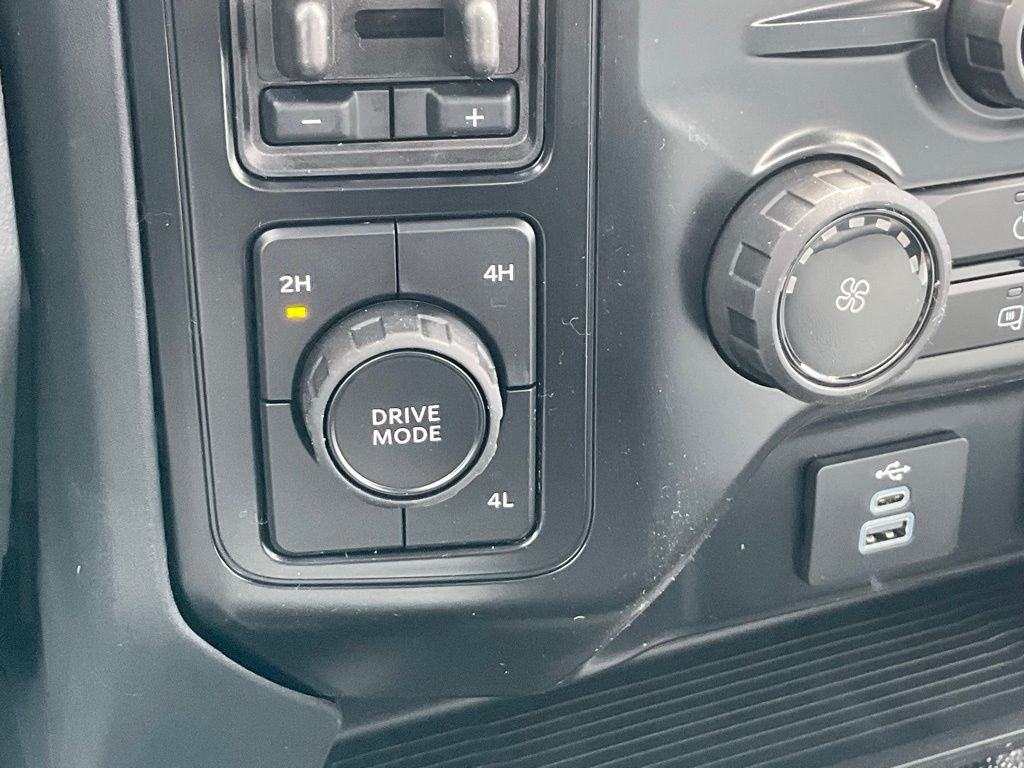 New 2026 Oxford White Ford F-350® XL image 18