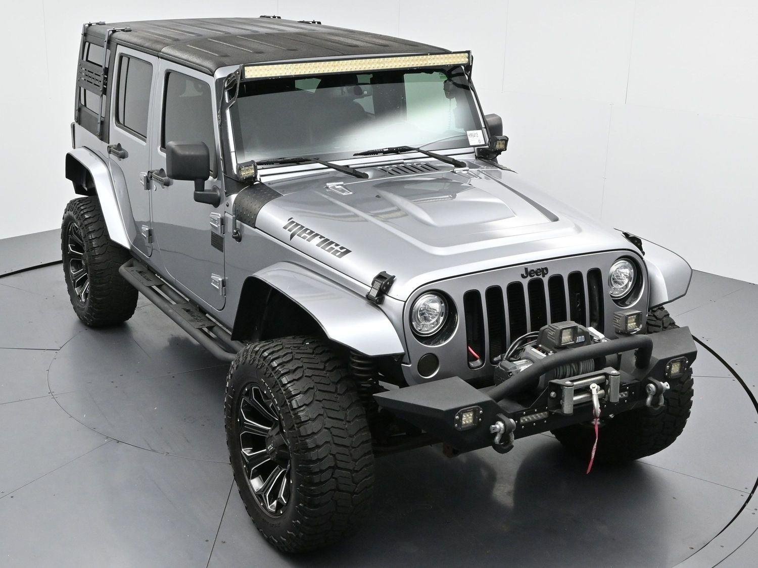 Used 2017 Billet Silver Metallic Clearcoat Jeep Smoky Mountain image 41