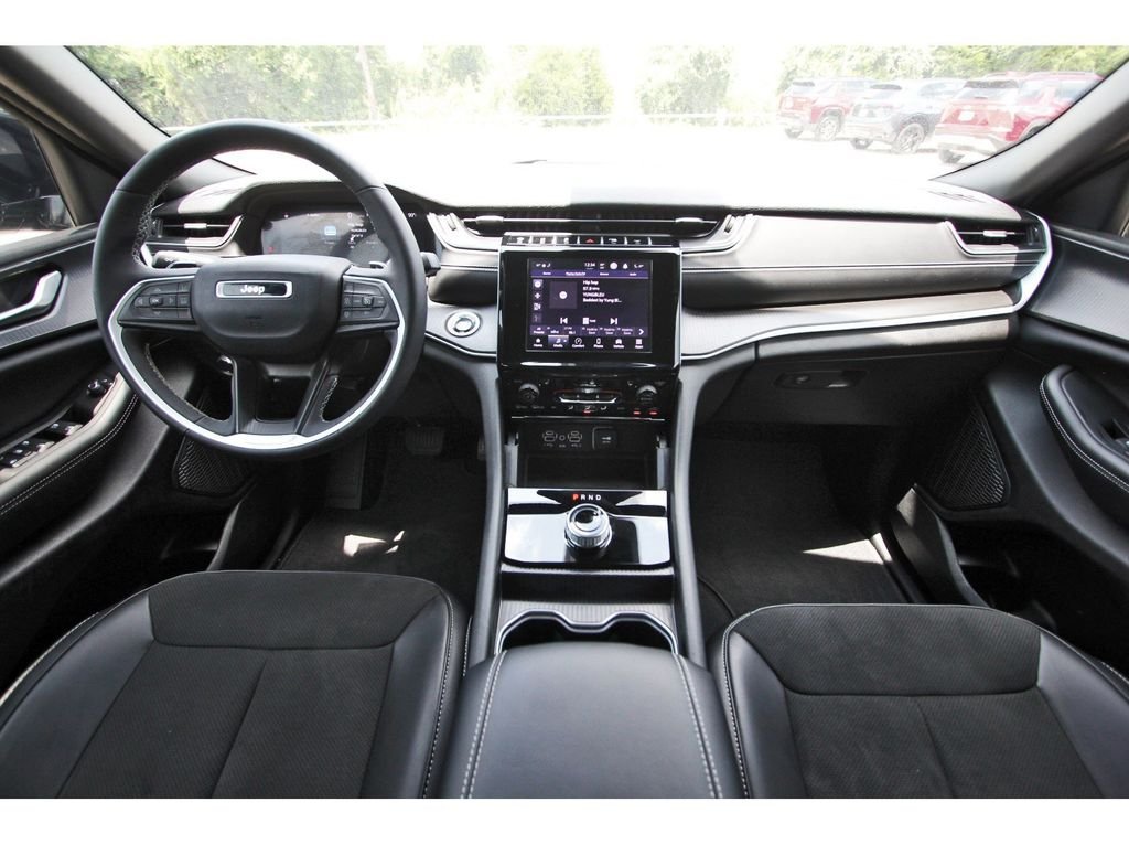 Used 2024 Gray Jeep Altitude X image 11