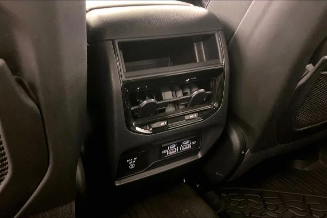 Used 2024 Black Jeep Altitude image 8