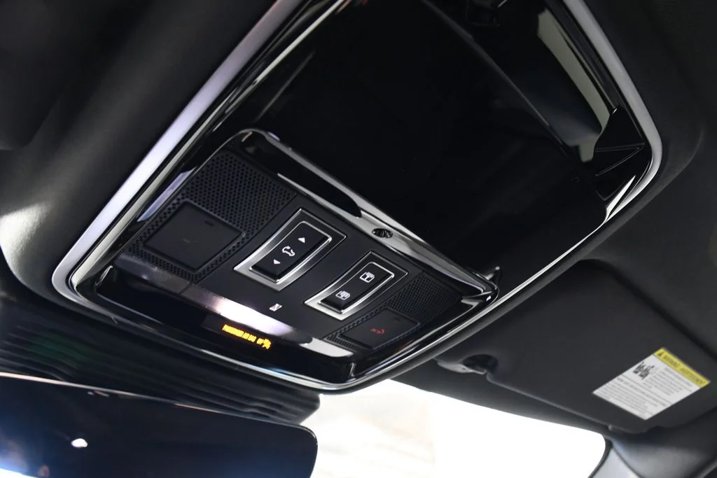 New 2026 Fuji White Land Rover Dynamic SE image 34