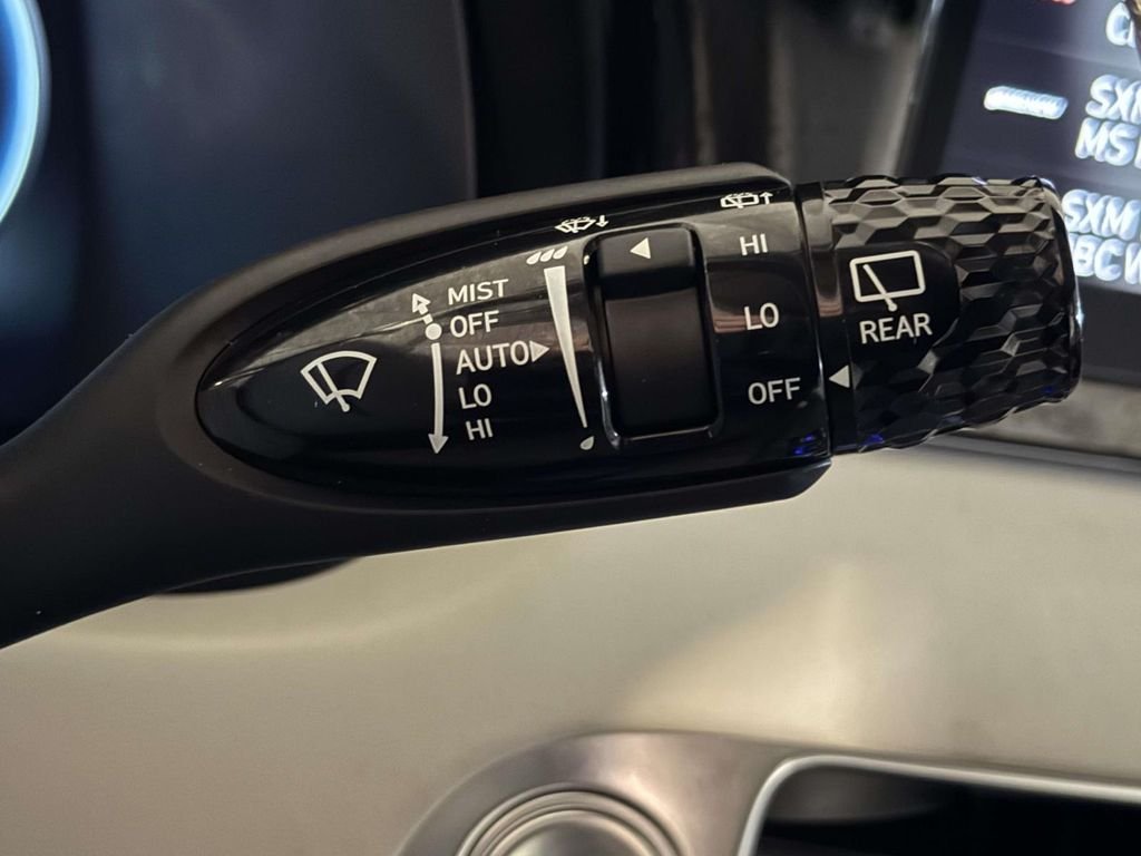 Used 2024 White Hyundai Calligraphy image 26