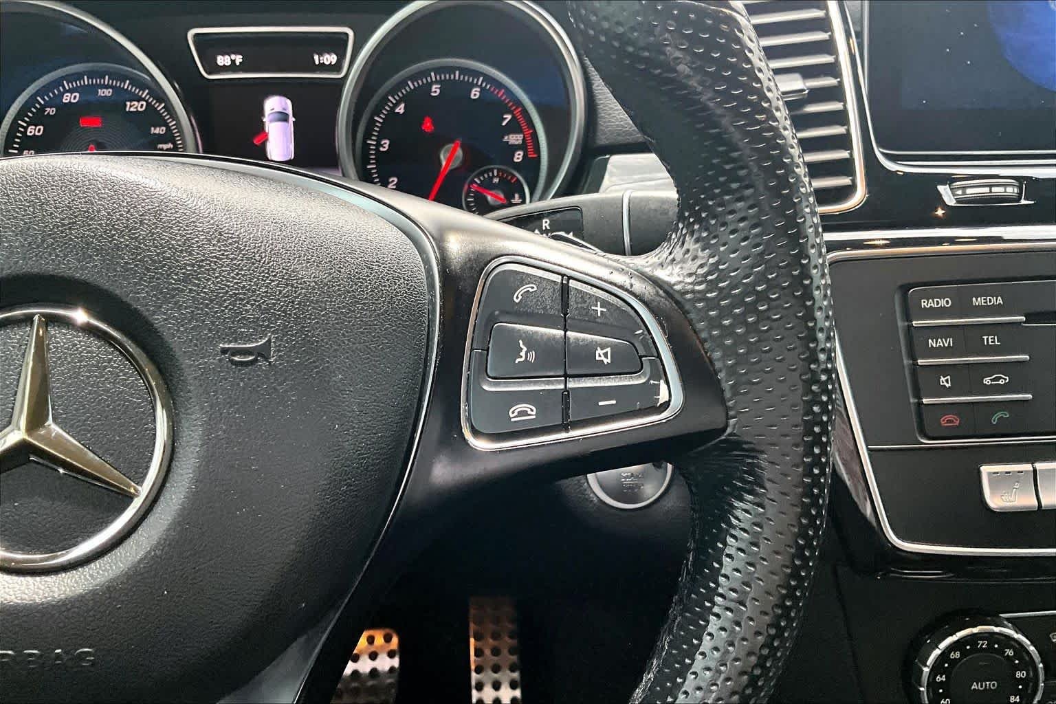 Used 2019 Iridium Silver Metallic Mercedes-Benz GLE 400 image 25
