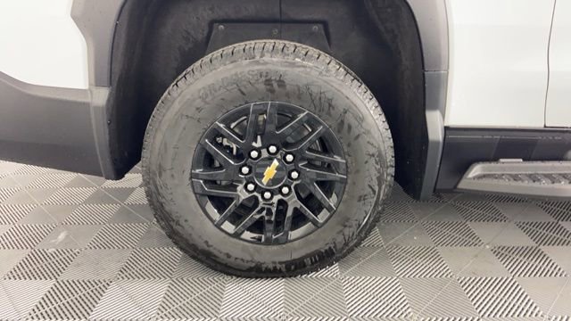 New 2024 Summit White Chevrolet Work Truck image 14