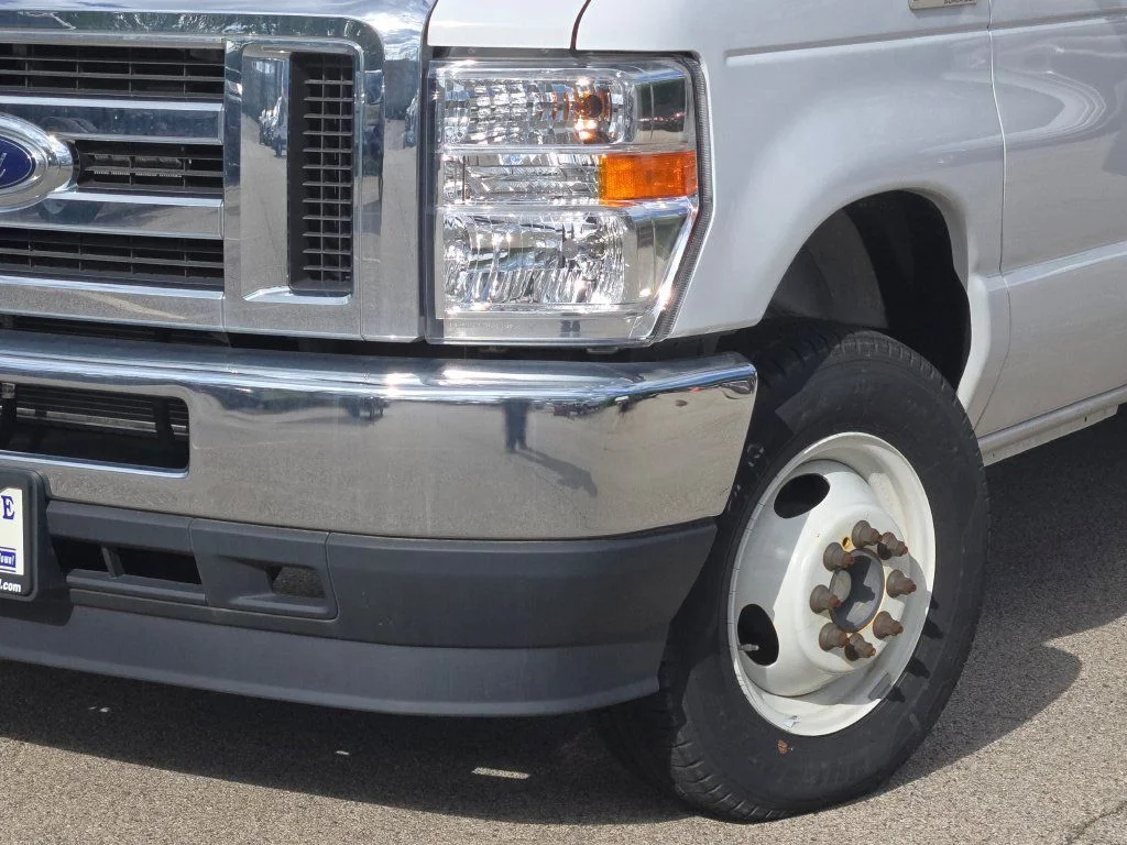 New 2024 White Ford Base image 3