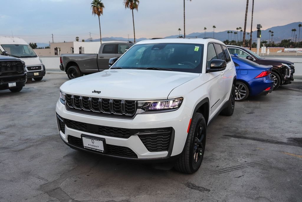 New 2026 Bright White Clearcoat Jeep Altitude image 4