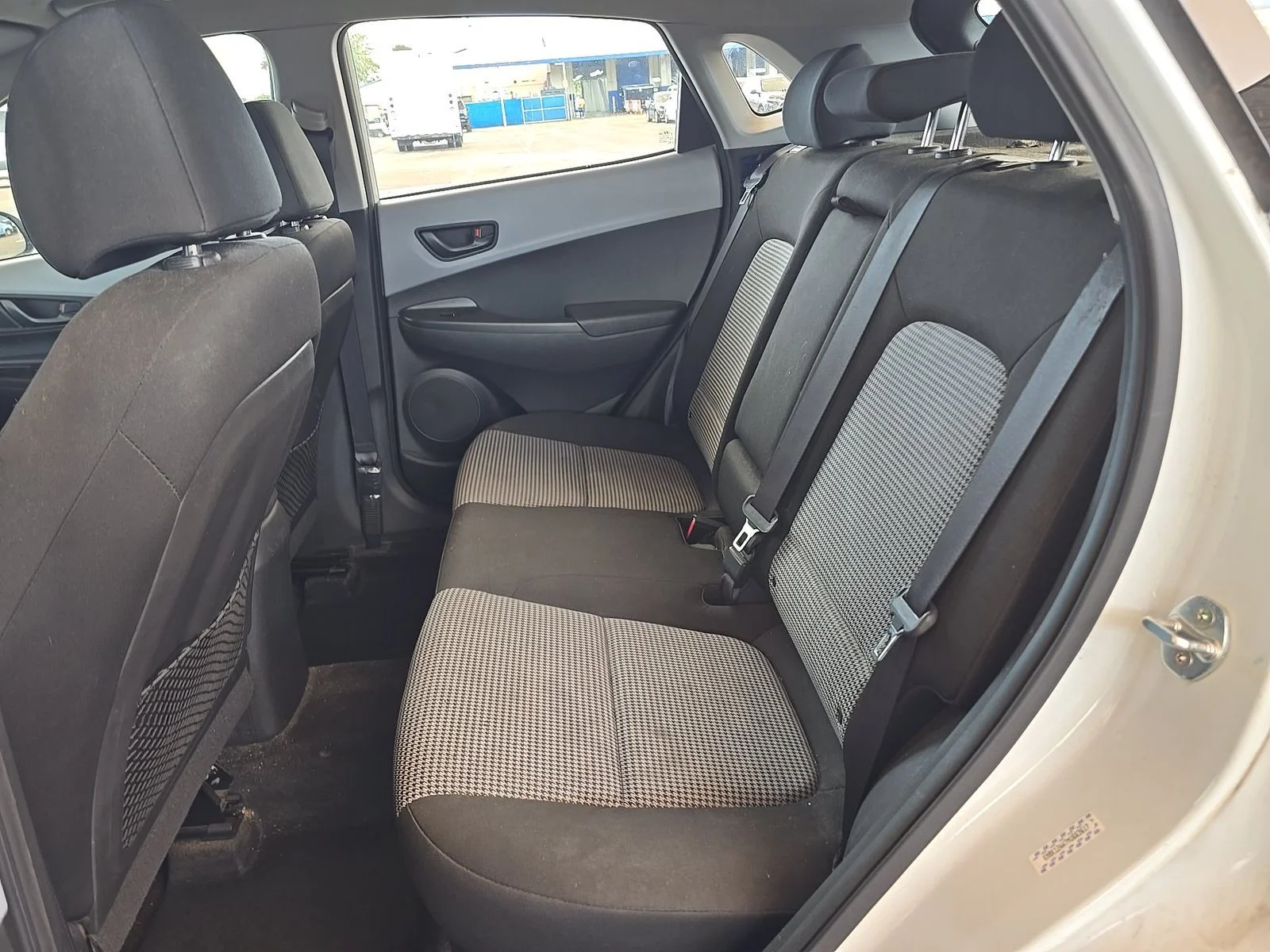 Used 2021 White Hyundai SE image 4