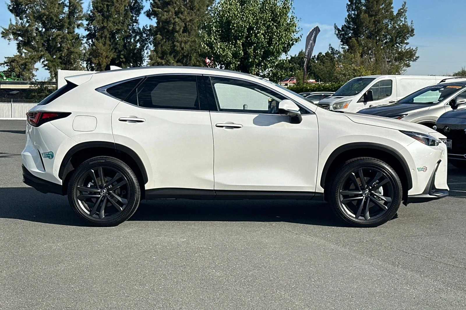 Used 2025 White Pearl Lexus 450h+ Luxury image 3