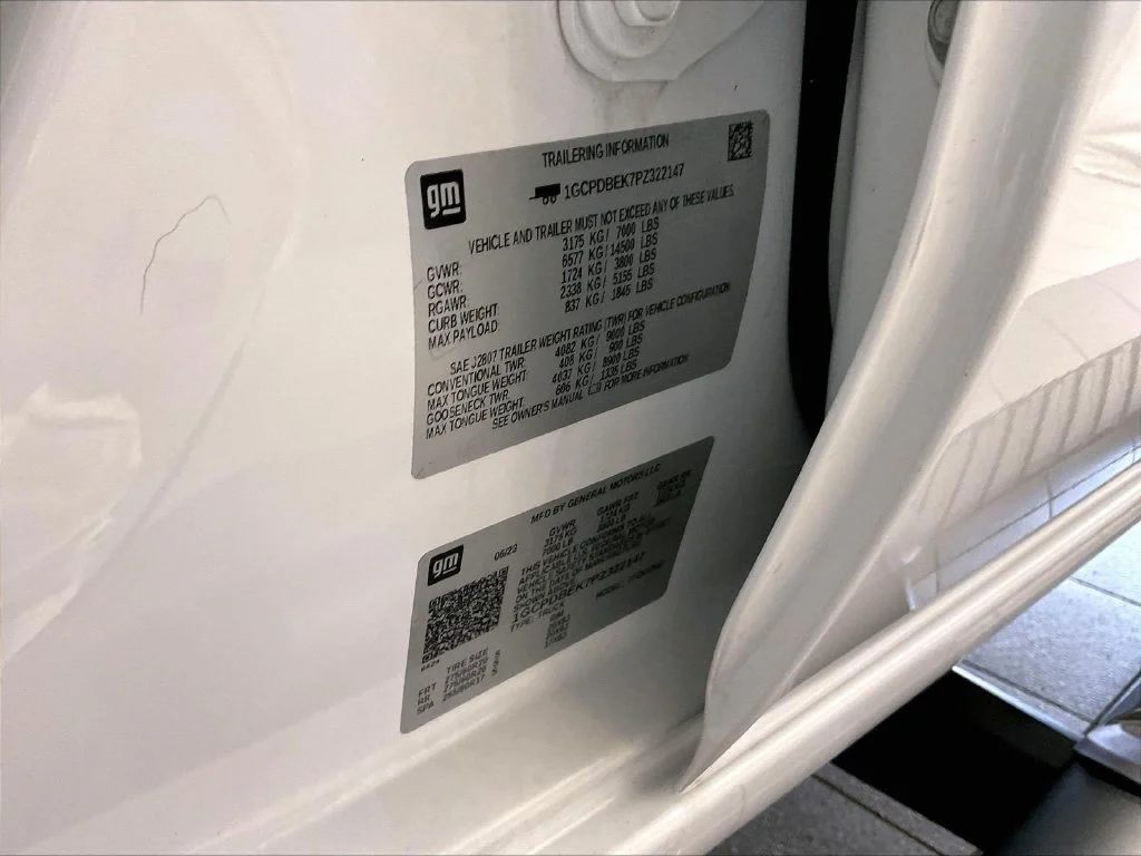 Used 2023 White Chevrolet Custom image 35
