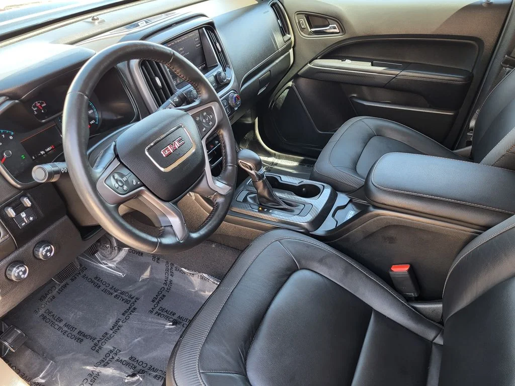 Used 2022 Onyx Black GMC AT4 - Leather image 10