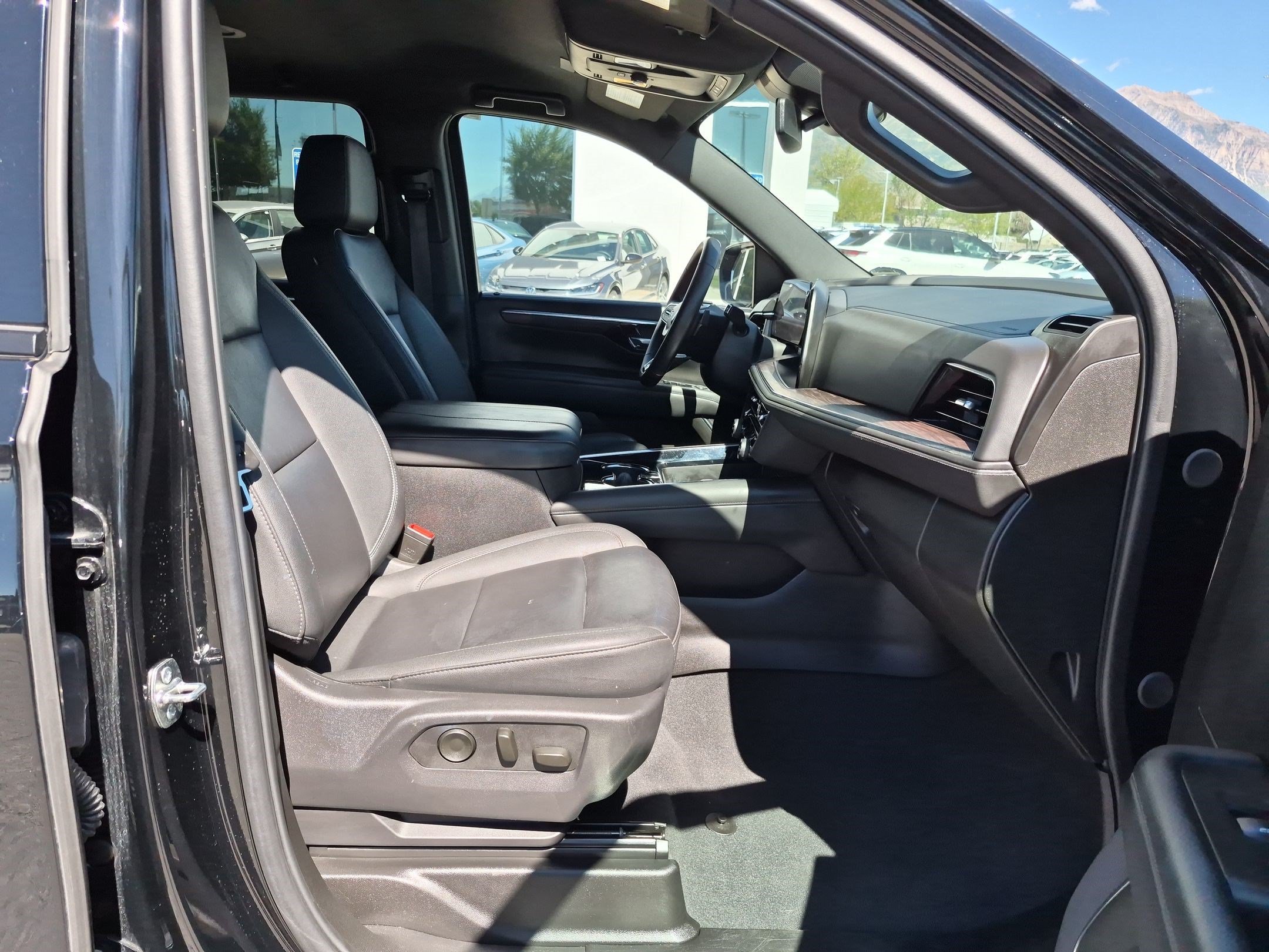 Used 2025 Black Chevrolet Z71 image 32