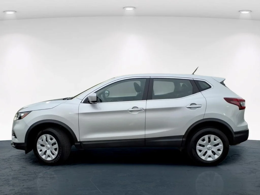 Used 2020 Silver Nissan S image 14