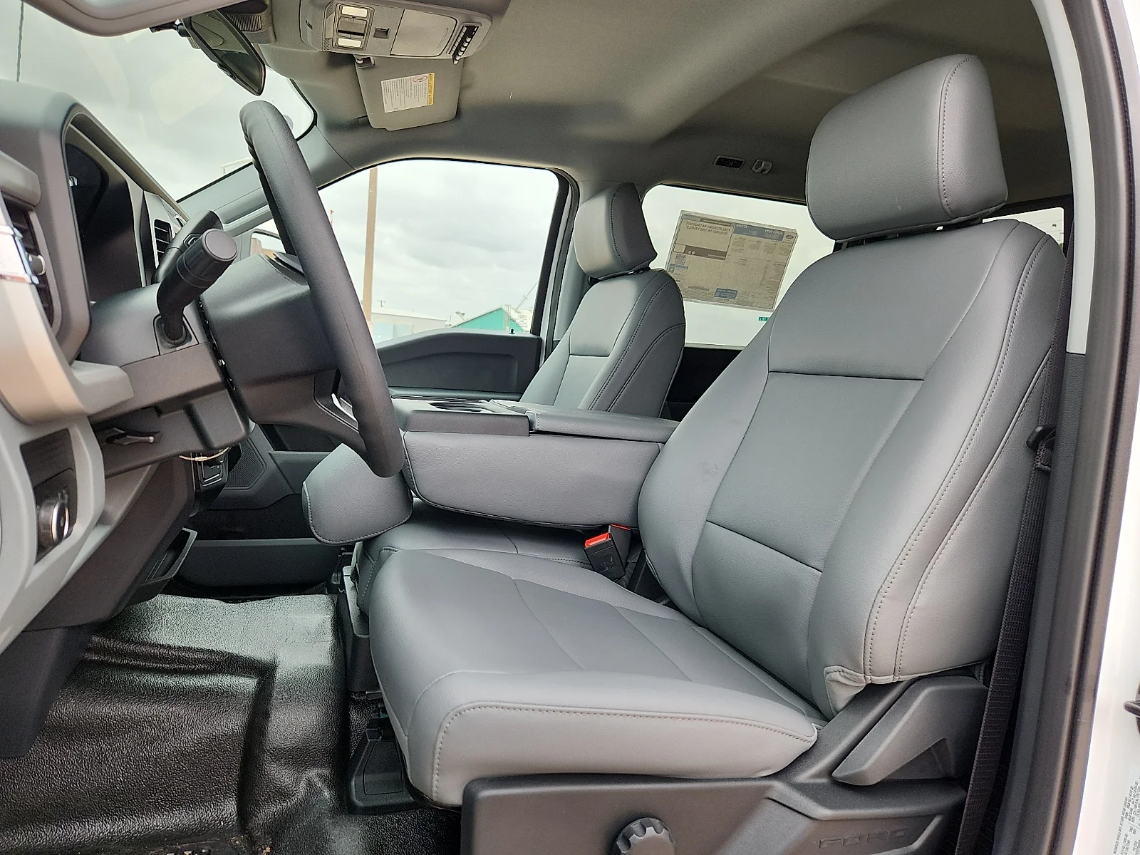 New 2026 Oxford White Ford XL image 17