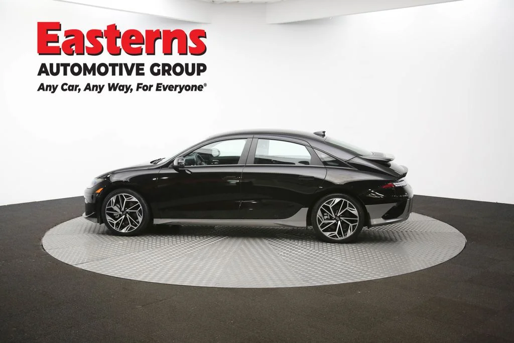 Used 2023 Black Hyundai SEL image 60