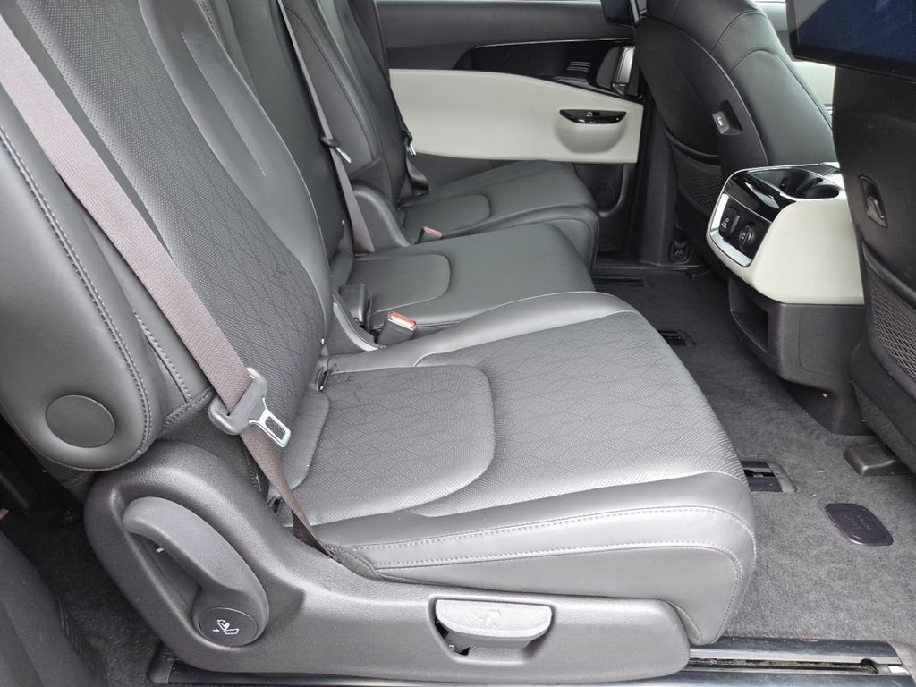 2022 Kia Carnival SX - Photo 28