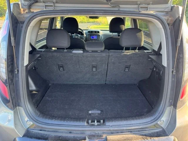 Used 2016 Gray Kia Plus image 13