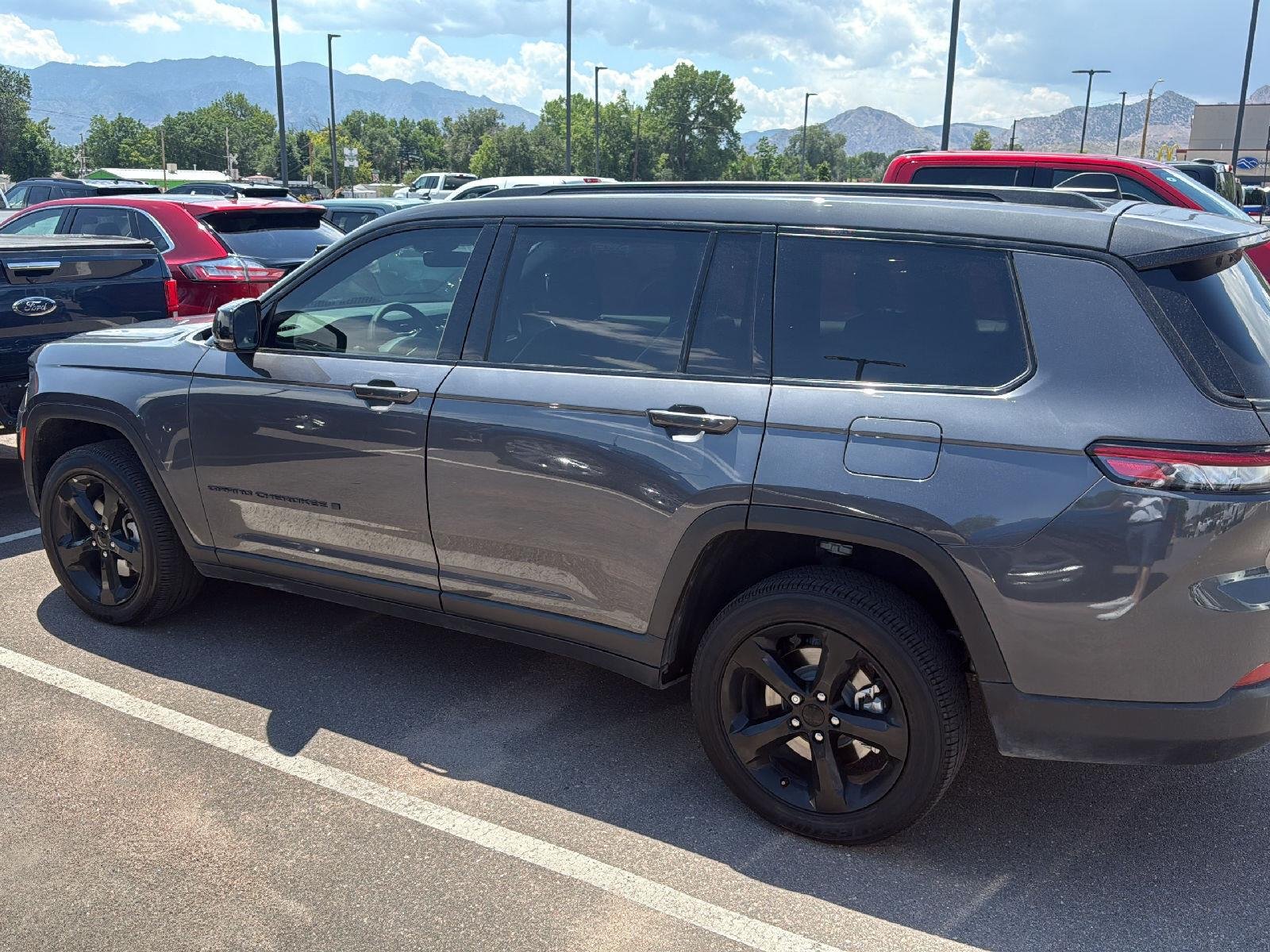 Used 2025 Baltic Gray Metallic Clearcoat Jeep Altitude X image 8