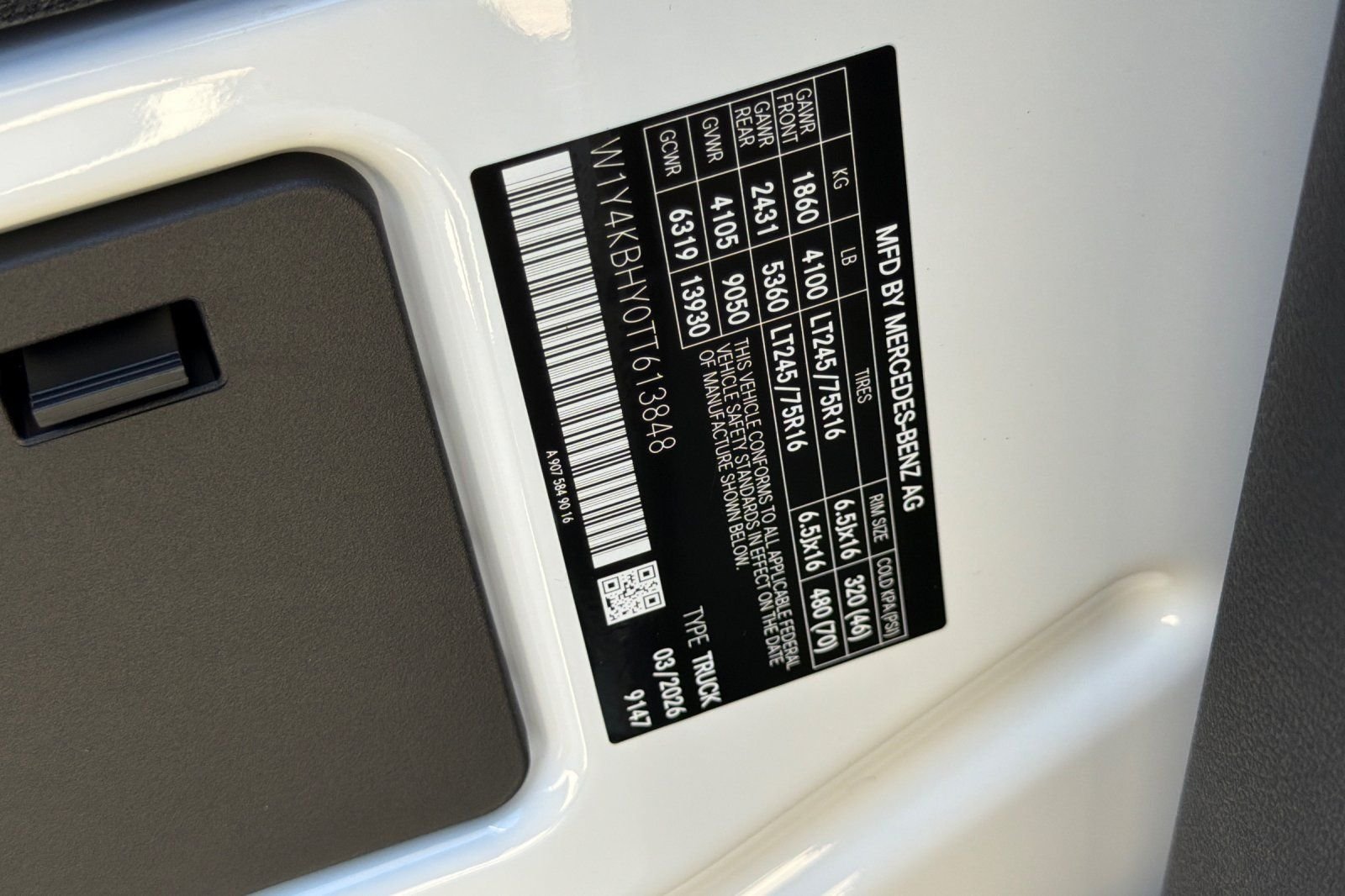 New 2026 Arctic White Mercedes-Benz Cargo 144 WB image 33