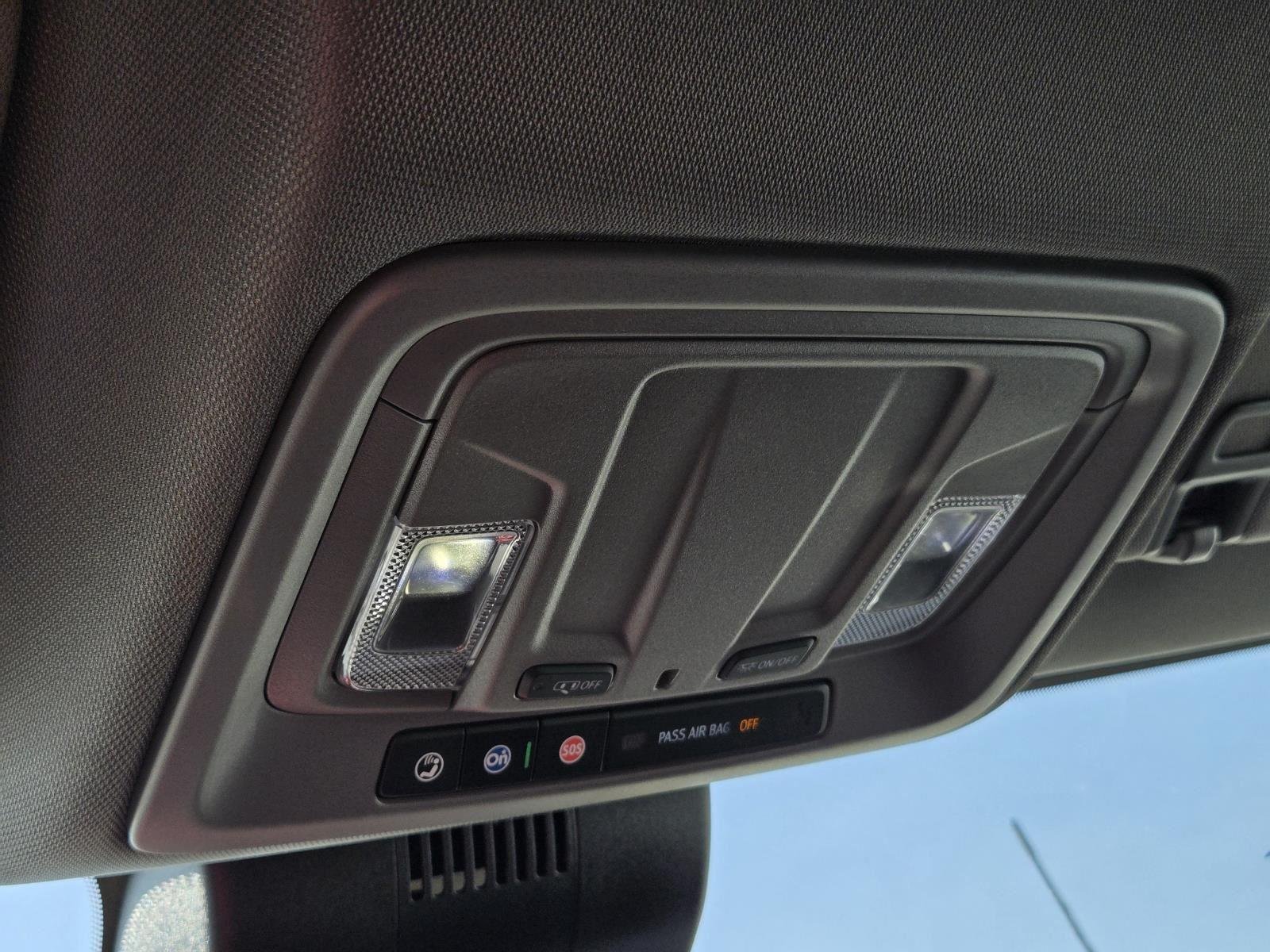 Used 2025 Summit White Chevrolet LT image 34