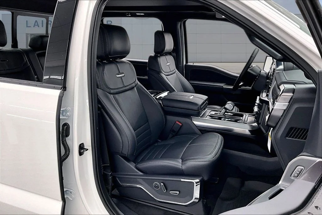 New 2026 Star White Metallic Tri-Coat Ford Platinum® image 11