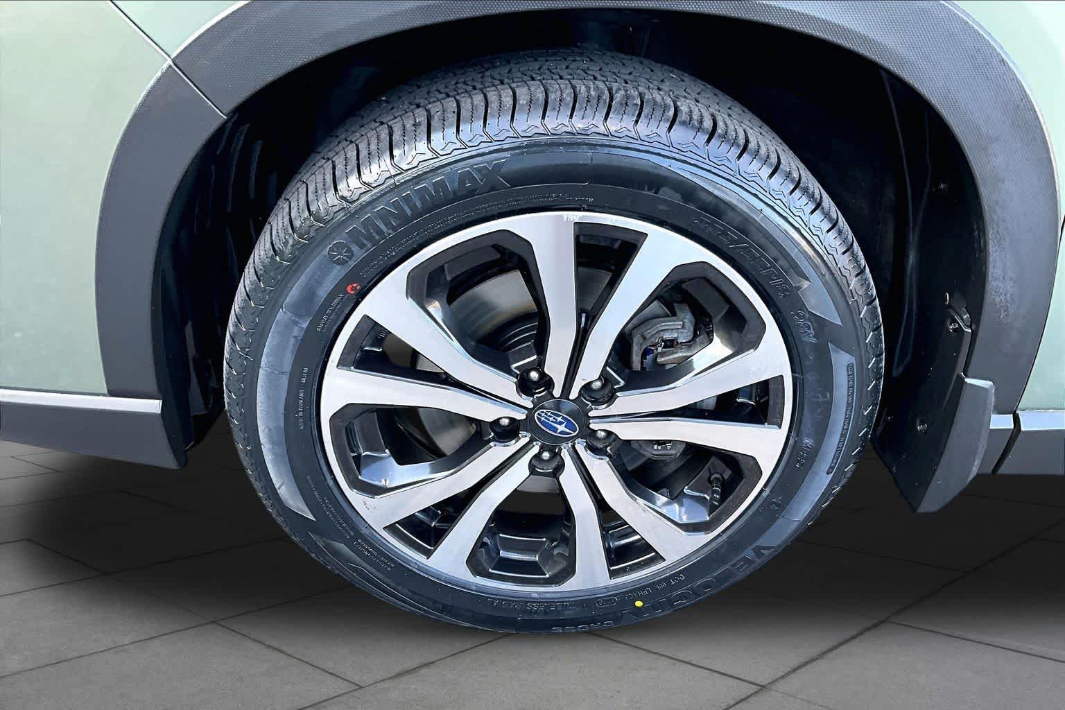 Used 2021 Jasper Green Metallic Subaru Limited image 11