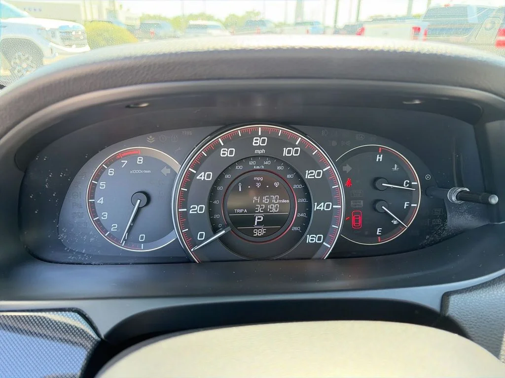 Used 2015  Honda Sport image 17