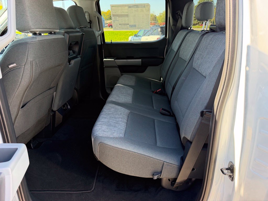 New 2026 Oxford White Ford F-250® XLT image 14